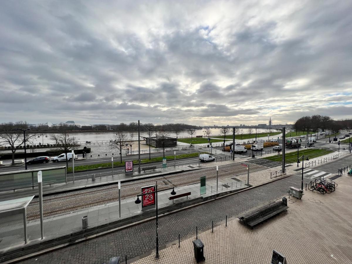 Magnifiques Sur Les Quais De * Burdeos